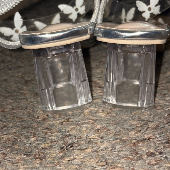 Chic Silver Butterfly Women's Heels - Picture 3 of 3